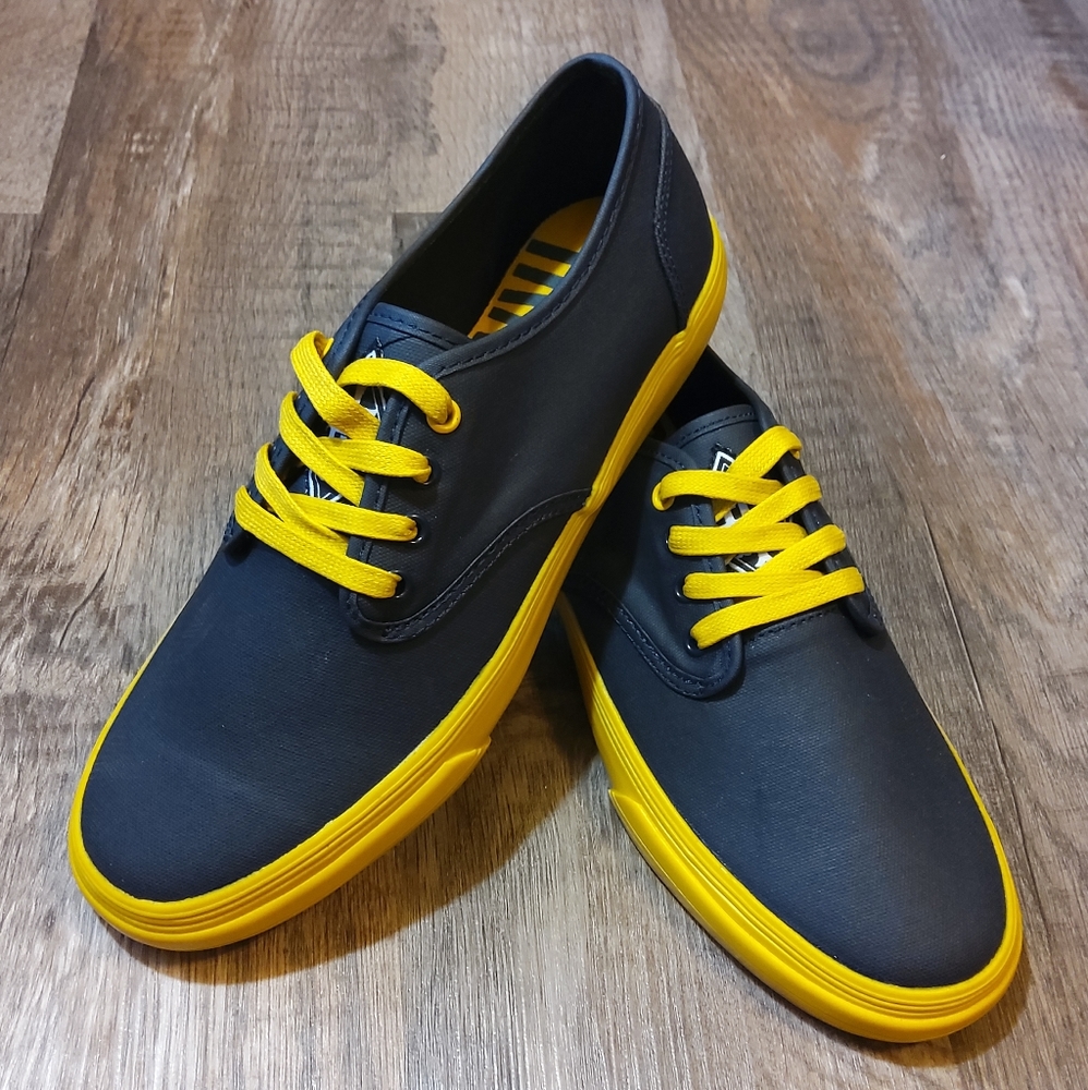 IRON FIST Men's The Winston Waxed Canvas Shoes NWOT - 7
